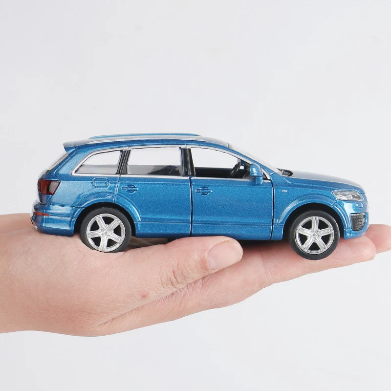 Miniature Audi Q7 1:36 - Image 5